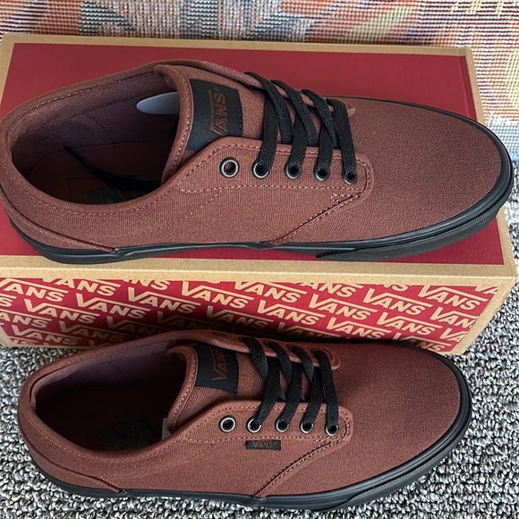 Vans WMNS Atwood
Mixed Canvas Root Beer
VN0A327LHCV
Sneakers - Picture 4 of 16